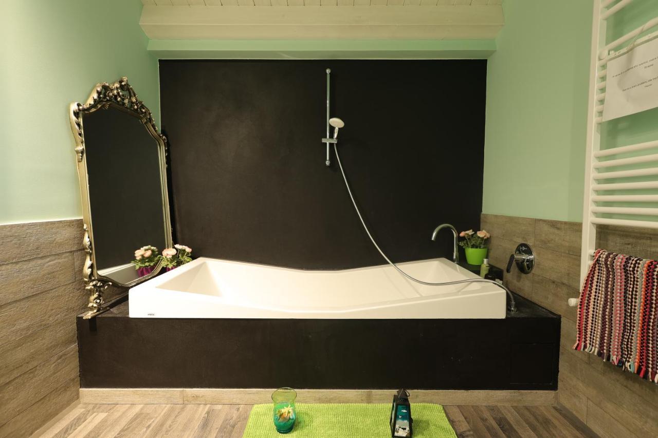 Le Stanze Dei Colori Hotel Aci Bonaccorsi ภายนอก รูปภาพ