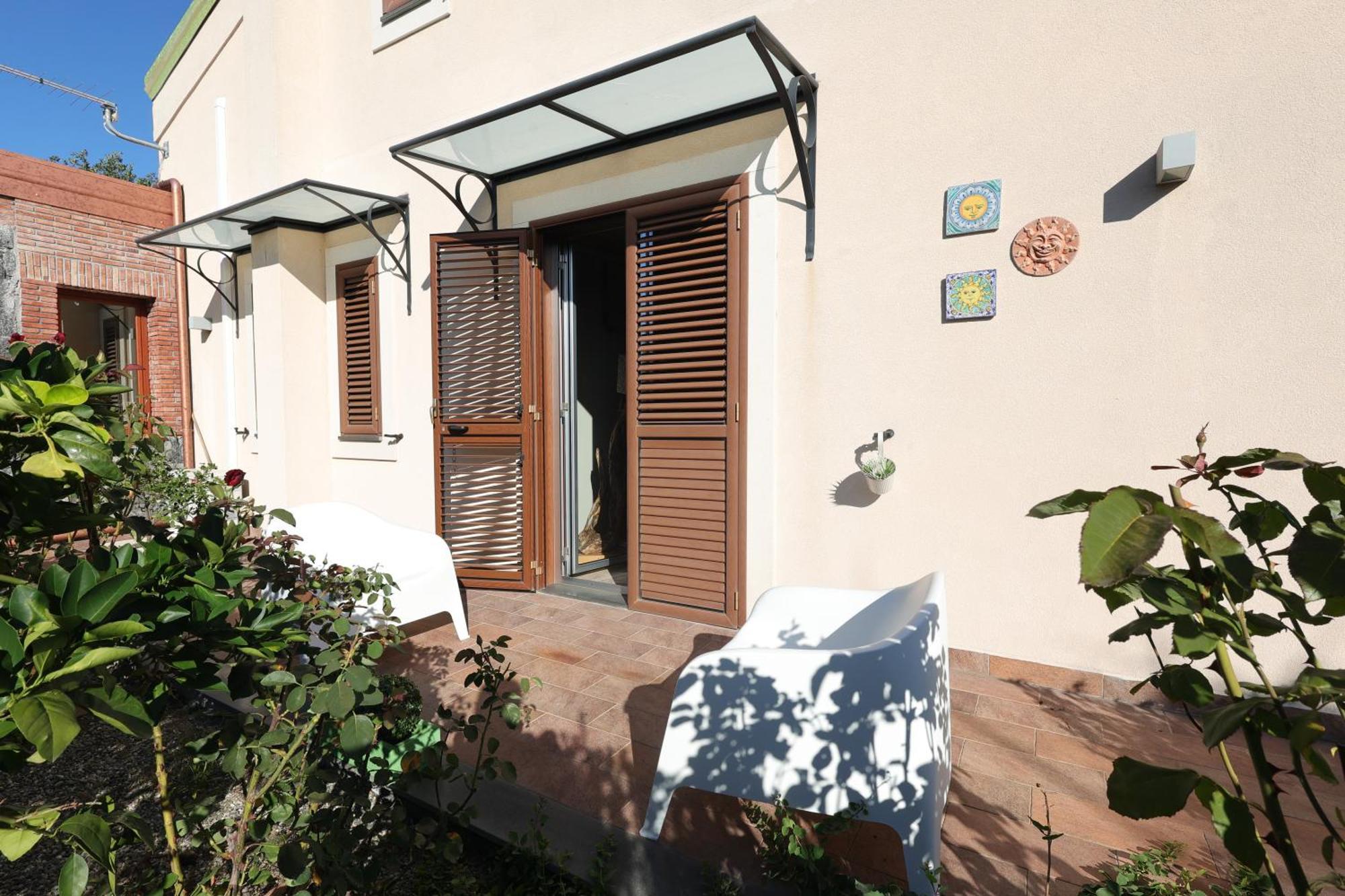 Le Stanze Dei Colori Hotel Aci Bonaccorsi ภายนอก รูปภาพ